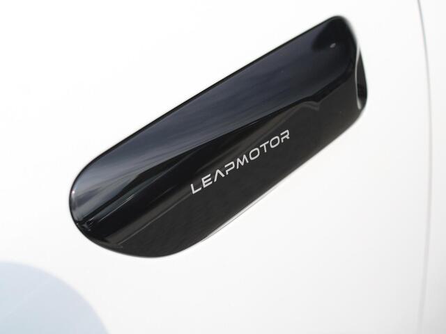 Leapmotor C10 REEV Design 28.4 kWh Camera systeem rondom, Stoelverwarming/koeling, Panoramadak, Navigatie