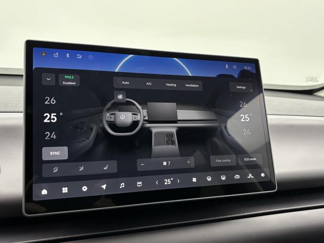 Leapmotor C10 REEV Design 28.4 kWh Range Extender 950 km RANGE Automaat met Lederen bekleding, Elektrische stoelen en Camera Uit voorraad leverbaar!