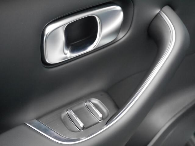 Leapmotor C10 Design ProMax 81.9 kWh | Nieuwe auto | Wltp 510km | 295 PK | Stuur verwarming | Stoel verwarming en ventilatie | 1500 kg trekgewicht | Panorama dak | Zeer veel ruimte