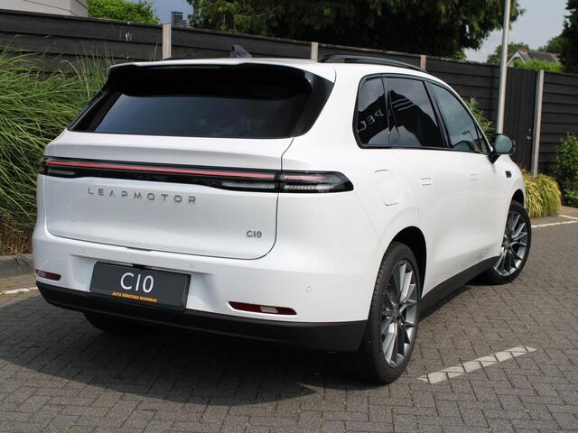 Leapmotor C10 REEV Design 28.4 kWh 215PK Automaat Camera systeem rondom, Stoelverwarming/koeling, Panoramadak, Navigatie