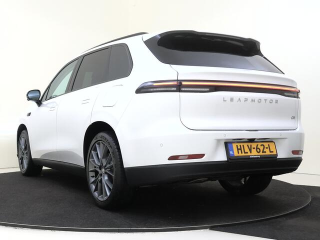 Leapmotor C10 REEV Design 28.4 kWh | Navigatie \ Camera | Panoramadak | Lage Kilometerstand |