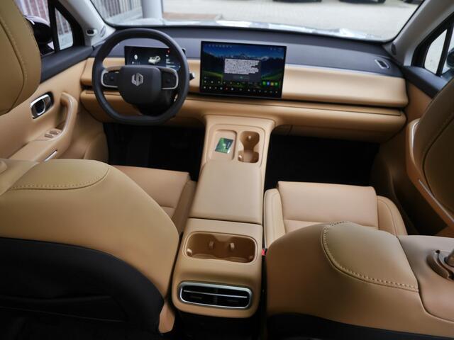 Leapmotor C10 Design Pro 69.9 kWh | Panoramdak | 20inch | elektrisch bedienbare achterklep | Snel leverbaar | Camera v+a | Zeer veel ruimte!