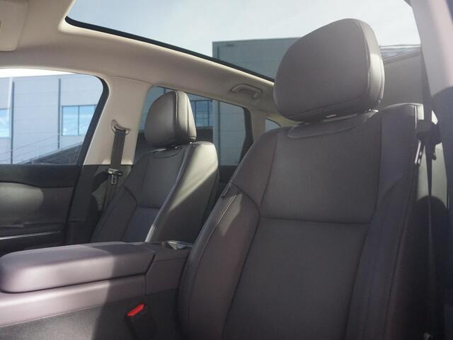 Leapmotor C10 Design 69.9 kWh Panoramadak