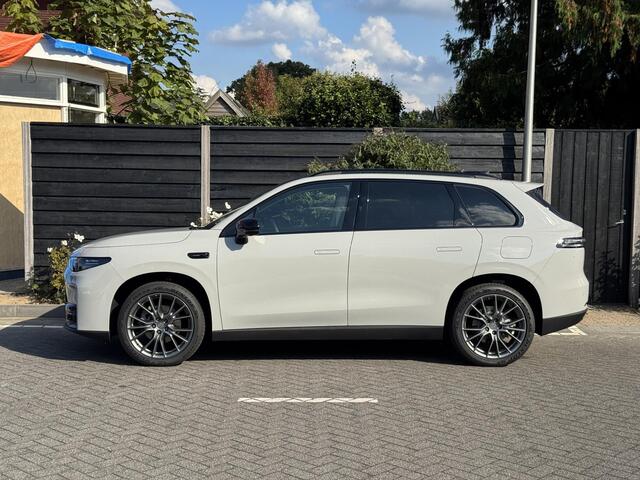 Leapmotor C10 Design REEV 28.4 kWh 215PK Automaat Navigatie, Camera 360, Lichtmetalen velgen, Elektrische Achterklep, Kunstlederen bekleding, Stoel Verwarming & Ventilatie