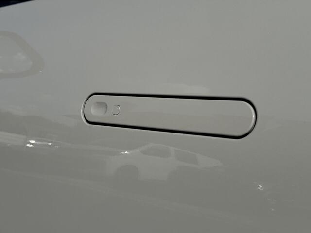 Leapmotor C10 Design REEV 28.4 kWh 215PK Automaat Navigatie, Camera 360, Lichtmetalen velgen, Elektrische Achterklep, Kunstlederen bekleding, Stoel Verwarming & Ventilatie