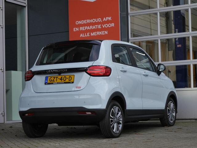 Leapmotor T03 Design 37.3 kWh | Snel leverbaar | Camera | Panorama dak | Adaptieve cruise control | Dodehoek detectie | Lichtmetalen velgen
