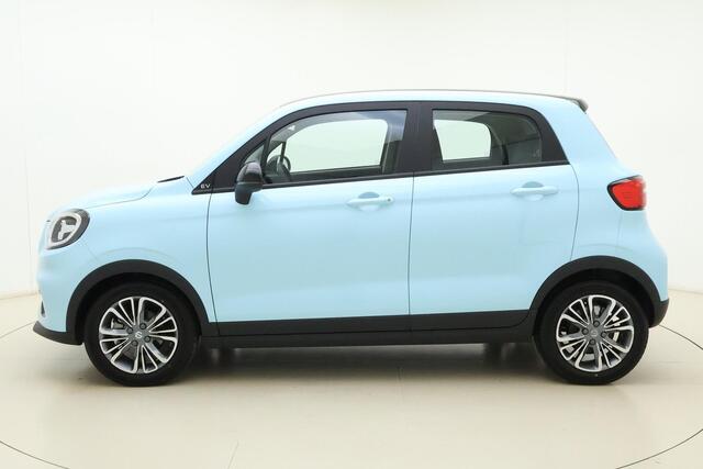 Leapmotor T03 Design 37.3 kWh Nieuwe auto | Snel leverbaar! | Actieradius van 265 km (WLTP) Gecombineerd | Camera | Panoramadak | Adaptive cruise control | Dodehoek detectie | Lichtmetalen velgen
