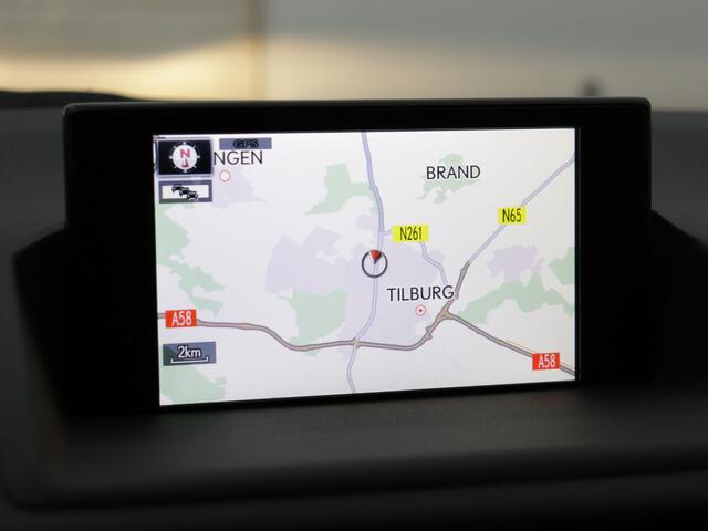 Lexus CT Executive Line Limited | Navigatie |
