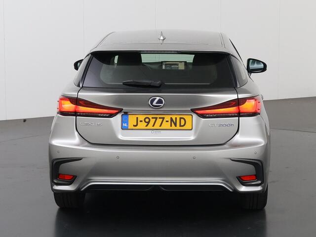 Lexus CT 200h Business Line Pro | NL Auto | Navigatie | Camera | DAB | Climate Control | Adaptieve Cruise Control | Dealer Onderhouden | Apple CarPlay/Android Auto | LED | Rij-Hulp Systeem |