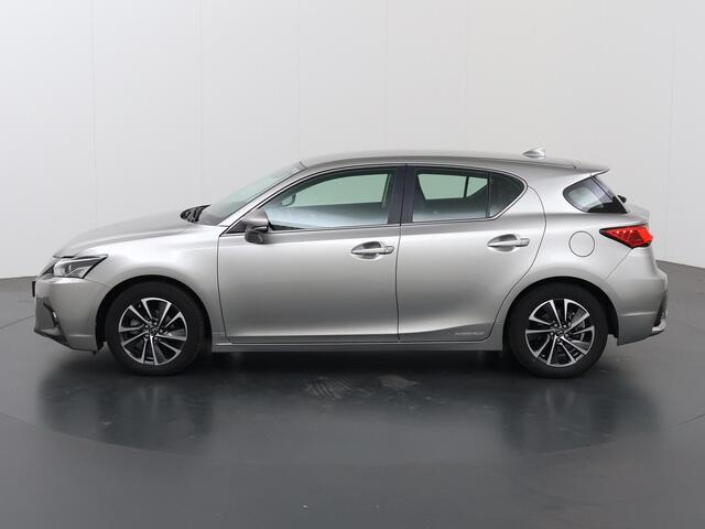 Lexus CT 200h Business Line Pro | NL Auto | Navigatie | Camera | DAB | Climate Control | Adaptieve Cruise Control | Dealer Onderhouden | Apple CarPlay/Android Auto | LED | Rij-Hulp Systeem |