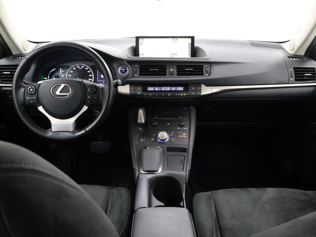 Lexus CT 200h Business Line Pro | NL Auto | Navigatie | Camera | DAB | Climate Control | Adaptieve Cruise Control | Dealer Onderhouden | Apple CarPlay/Android Auto | LED | Rij-Hulp Systeem |