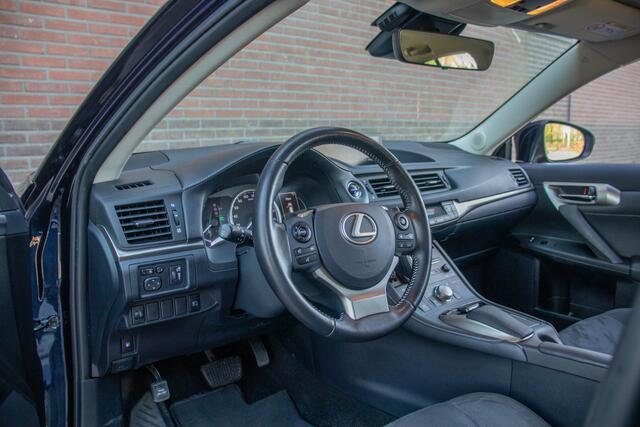 Lexus CT 200h Business Line, Dealer onderhouden, Adaptive Cruise, Camera, Navigatie, Lane Assist.