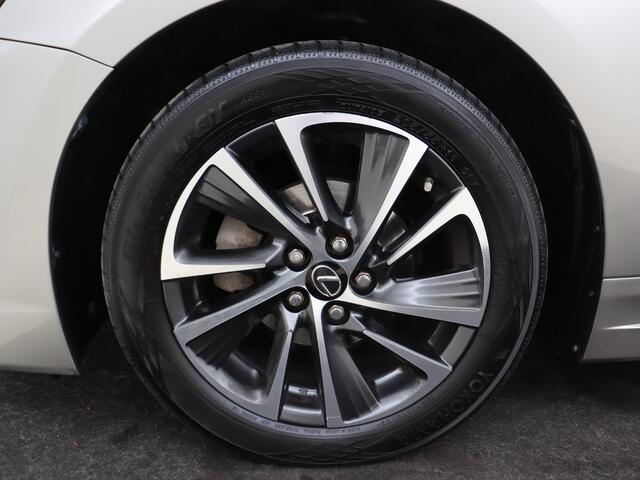 Lexus CT 200h Business Launch Edition | Sunroof | Premium Navigatie | LED |