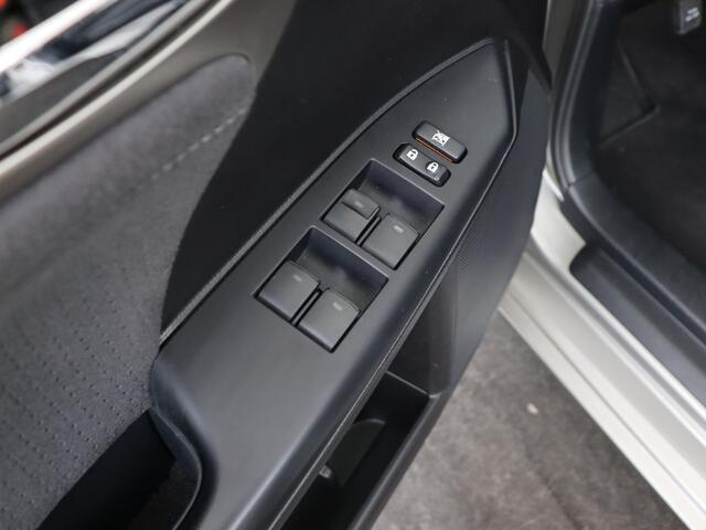 Lexus CT 200h Business Launch Edition | Sunroof | Premium Navigatie | LED |