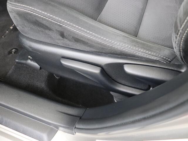 Lexus CT 200h Business Launch Edition | Sunroof | Premium Navigatie | LED |