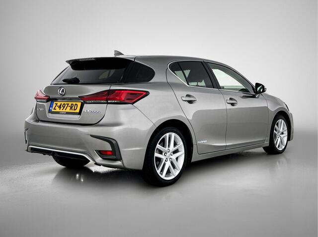 Lexus CT 200h Luxury Line | 17'' LM velgen | Camera | 1/2 leder | Privacy glass | Cruise control |