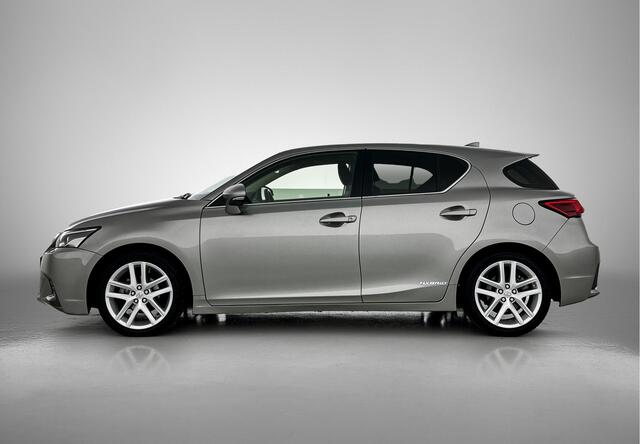 Lexus CT 200h Luxury Line | 17'' LM velgen | Camera | 1/2 leder | Privacy glass | Cruise control |