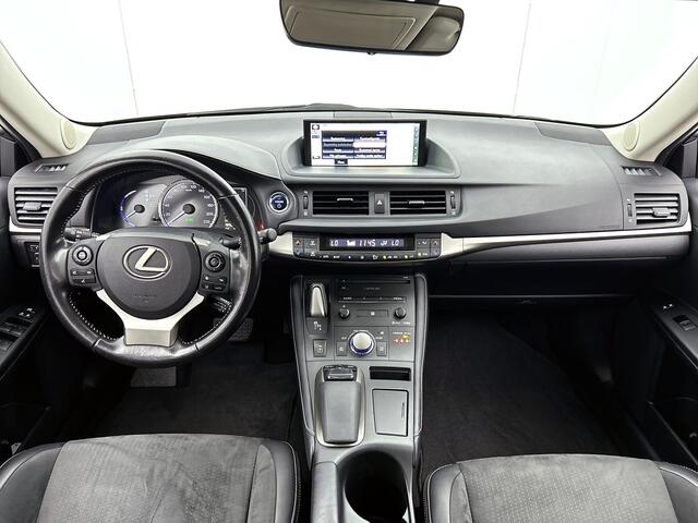Lexus CT 200h Luxury Line | 17'' LM velgen | Camera | 1/2 leder | Privacy glass | Cruise control |
