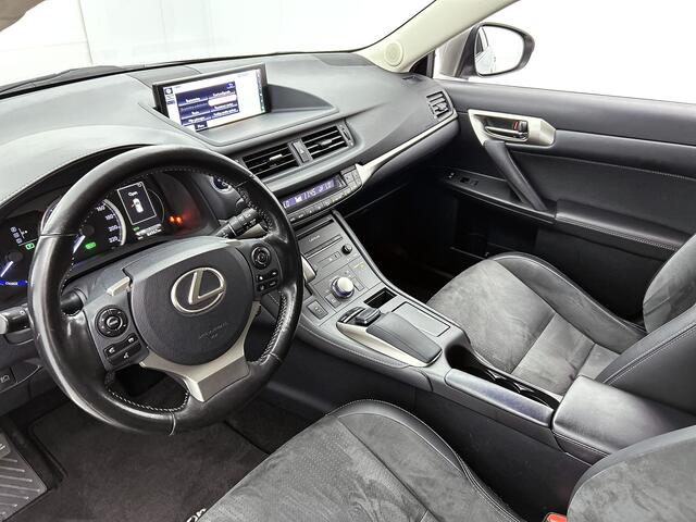 Lexus CT 200h Luxury Line | 17'' LM velgen | Camera | 1/2 leder | Privacy glass | Cruise control |