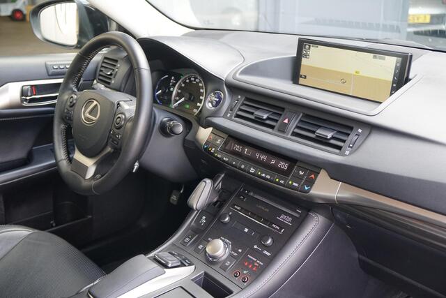 Lexus CT 200h Luxury Line + MARK & LEVINSON / GROOT SCHERM / CAMERA / MEMORY