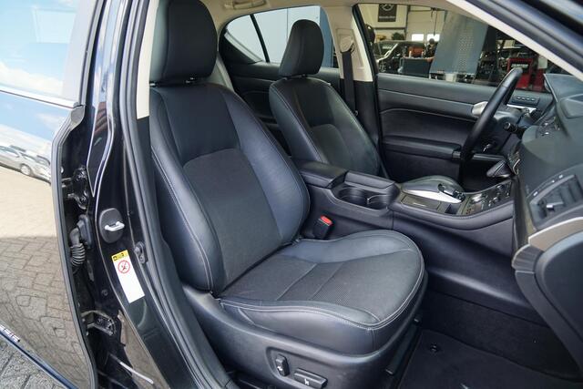 Lexus CT 200h Luxury Line + MARK & LEVINSON / GROOT SCHERM / CAMERA / MEMORY