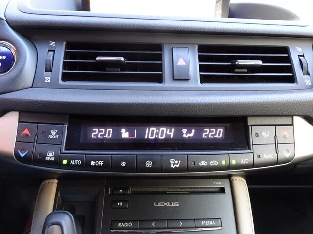 Lexus CT 200h Two-Tone *Adaptive Cruise/Groot Navi/LED/Stoelverw/PDC V+A*