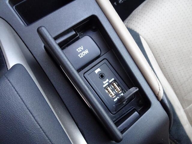 Lexus CT 200h Two-Tone *Adaptive Cruise/Groot Navi/LED/Stoelverw/PDC V+A*