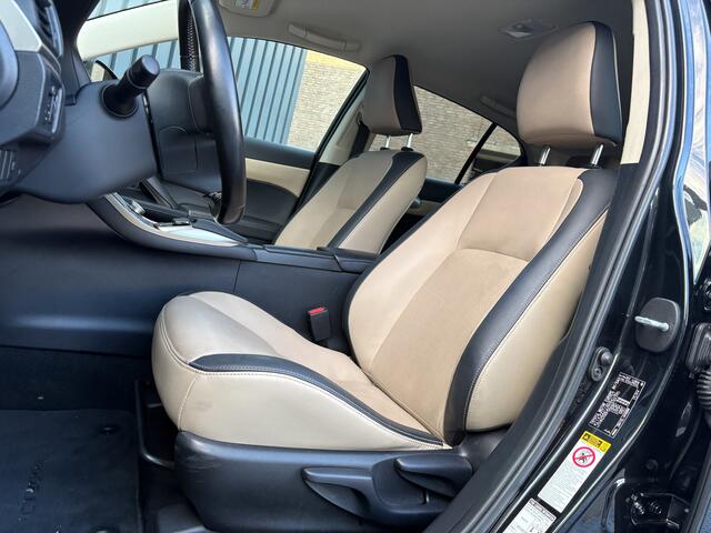 Lexus CT 200h Business Line Pro | Camera | Stoelverwarming | Leder | Bi-Tone | Keyless | Prijs Rijklaar!!
