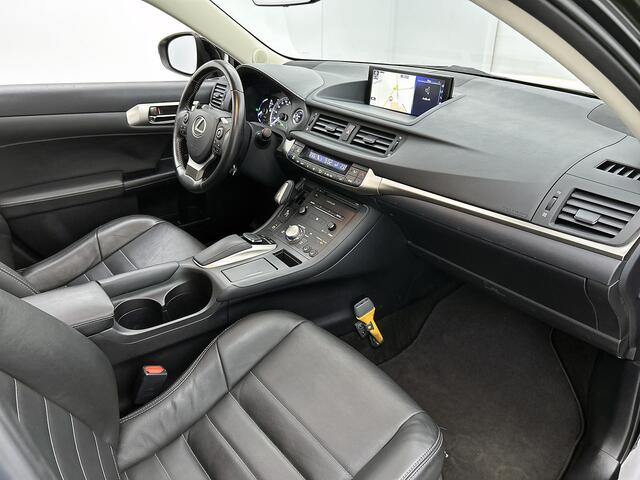Lexus CT 200h Business Line | BTW voertuig | Schuif/Kantel dak | DAB | Adaptive Cruise Control | Achteruitrijcamera | Lederen bekleding | Parkeersensoren achter | Keyless Entry/Start |