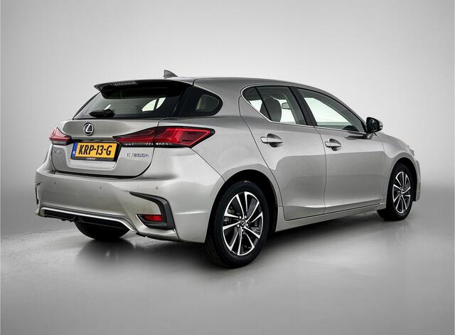 Lexus CT 200h Business Line | BTW voertuig | Dealer onderhouden | Parkeersensoren voor+achter | Cruise Control | Climate Control | Navigatie | Achteruitrijcamera |