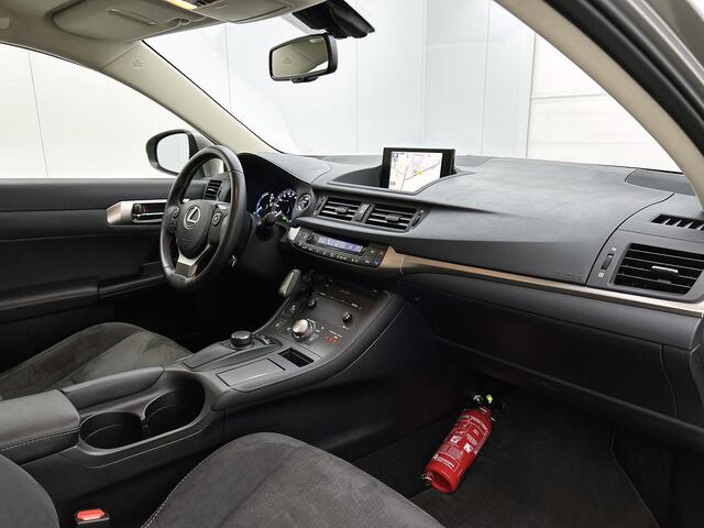 Lexus CT 200h Business Line | BTW voertuig | Dealer onderhouden | Parkeersensoren voor+achter | Cruise Control | Climate Control | Navigatie | Achteruitrijcamera |