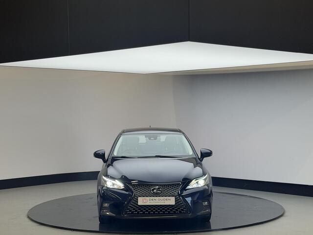 Lexus CT 200h Luxury Line | Leer | Adaptieve cruise control | Verw voorstoelen | 17'' LM all weatherbanden