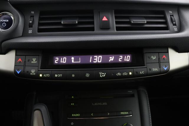 Lexus CT 200h Ultimate Edition | Lederen bekleding | Stoelverwarming | Adaptive Cruise Control | Lane Assist