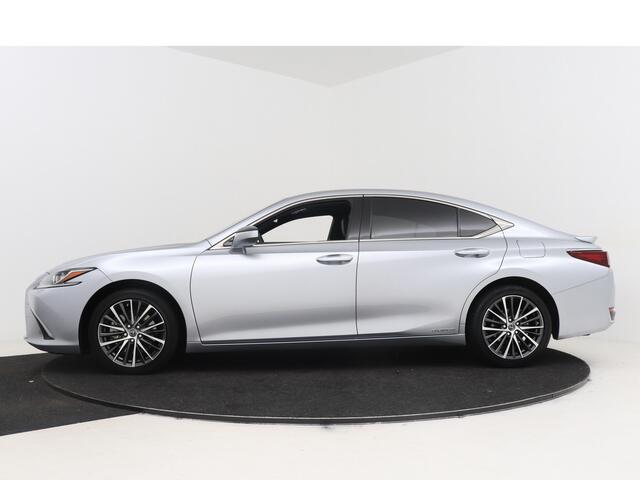 Lexus Es 300h Luxury Line | Facelift model | Stoelverwarming en -ventilatie | Head-up Display | Lexus Link Pro navigatie |