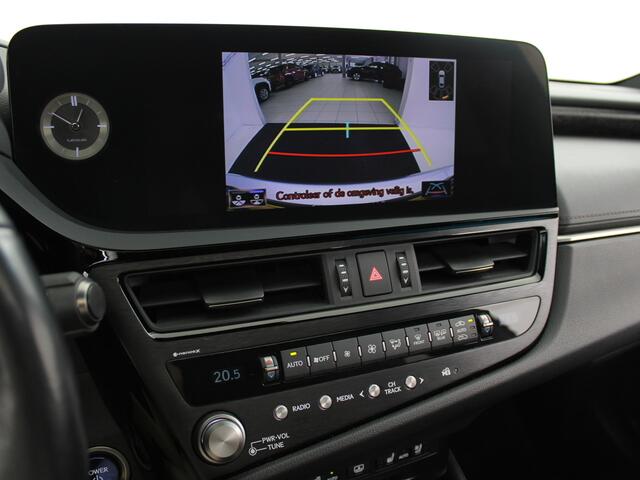 Lexus Es 300h Luxury Line | Facelift model | Stoelverwarming en -ventilatie | Head-up Display | Lexus Link Pro navigatie |