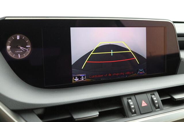 Lexus Es 300h Business Line | Stuurwielverwarming | Blind Spot Monitor | Schuif-/kanteldak | DAB+