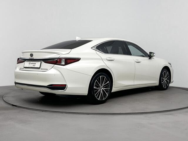 Lexus Es 300h Business Line | Carplay | Stoel- stuurverwarming | Sunroof |