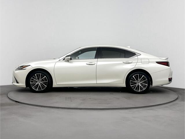 Lexus Es 300h Business Line | Carplay | Stoel- stuurverwarming | Sunroof |