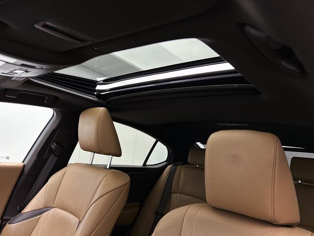 Lexus Es 300h Luxury Line | Electrisch schuifkanteldak | Premium uitgevoerd |