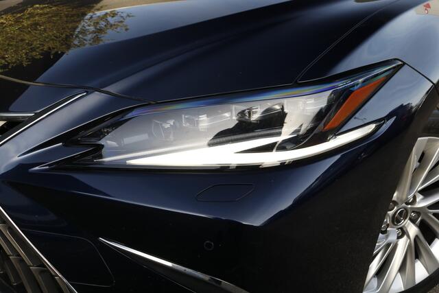 Lexus Es 300h President Line | Mark Levinson | HUD | LED koplampen adaptief |