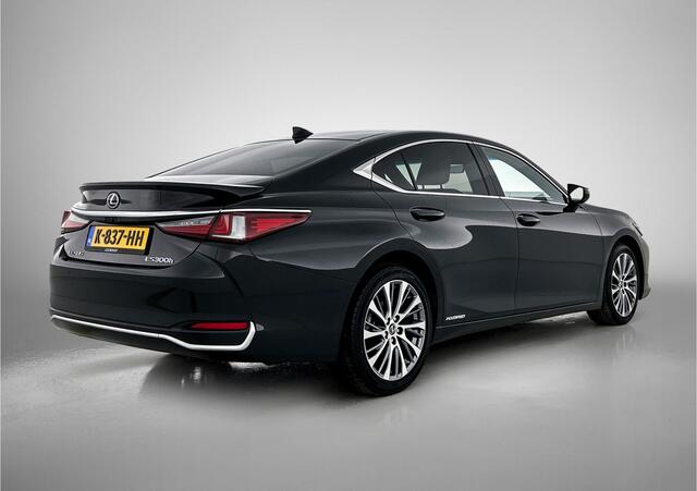 Lexus Es 300h Luxury Line | Stoelverwarming en -ventilatie | Leer | LED koplampen | Adaptive Cruise |