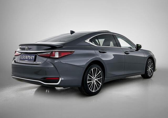 Lexus Es 300h 35th Edition | 18" LM-Velgen | Draadloze telefoonoplader |