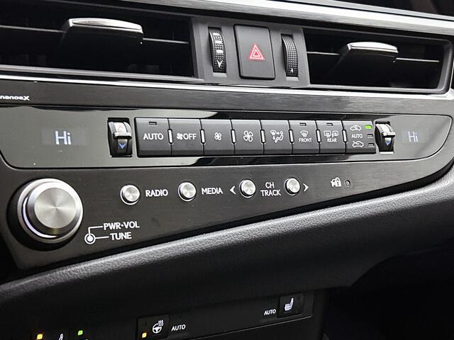 Lexus Es 300h 35th Edition | 18" LM-Velgen | Draadloze telefoonoplader |