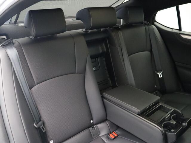 Lexus Es 300h F Sport Premium | Sportstoelen | Stoelverwarming | Mark Levinson Audio | Slechts 43407km! |