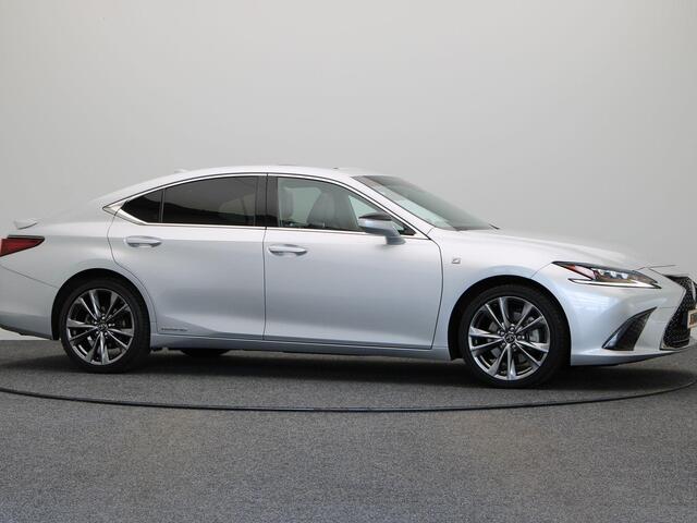 Lexus Es 300h F Sport Premium | Sportstoelen | Stoelverwarming | Mark Levinson Audio | Slechts 43407km! |