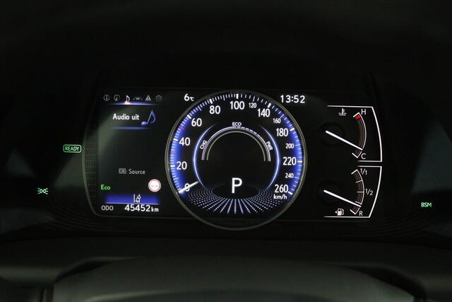 Lexus Es 300h Business Line | Apple Carplay & Android Auto | 18 Inch Lichtmetalen velgen | Stoel & Stuurwielverwarming