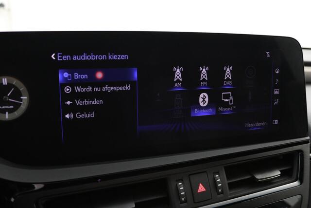 Lexus Es 300h F Sport Line | Mark Levinson | Adaptive Variable Suspension | Blade Scan Koplampen | Head-Up Display