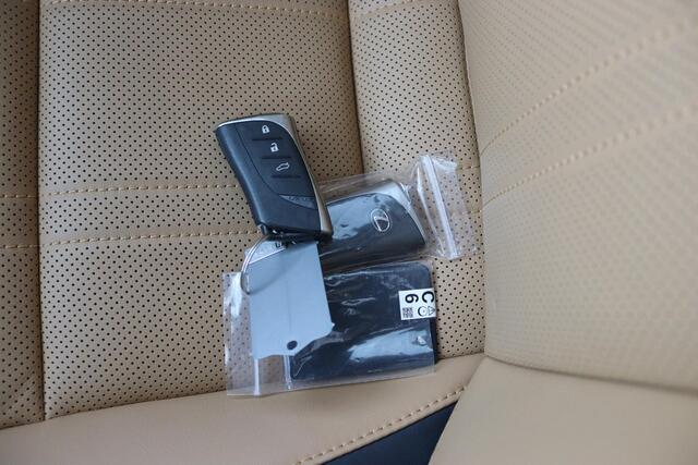 Lexus Es 300h Executive Line | Blade Scan Koplampen | Head-Up Display | Stoelgeheugen | Rondomzichtcamera