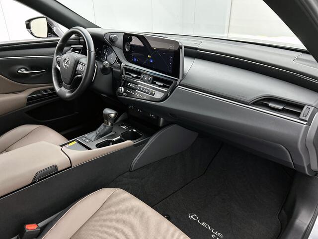 Lexus Es 300h Business Line Onderweg-naar-dealer