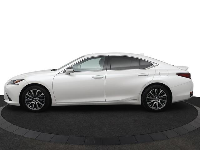 Lexus Es 300h Preference Line | Schuif-/kanteldak | Lederen bekleding | 18 Inch Lichtmetalen velgen | Blind Spot Monitor